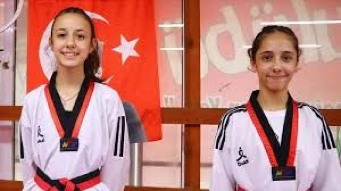 Milli tekvandocu kız kardeşler ve kuzenleri madalya i&ccedil;in ter d&ouml;k&uuml;yor