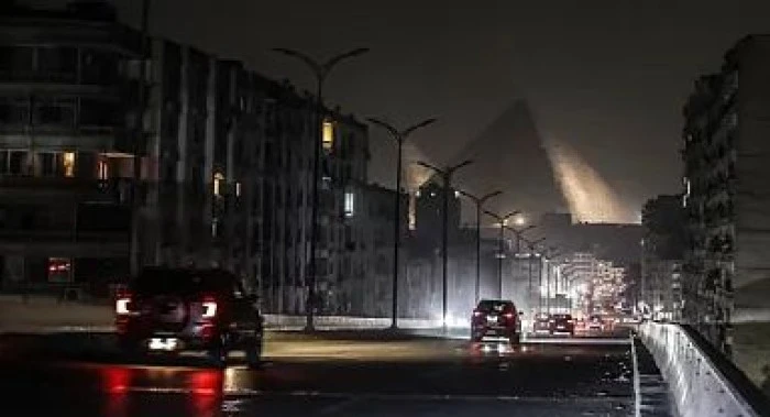 Mısır, alışveriş merkezlerinin erken kapatılması uygulamasını iptal etti