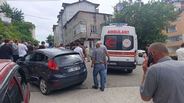 Ordu'da arazi tartışmasında &ouml;ld&uuml;r&uuml;len aynı aileden 3 kişinin cenazeleri defnedildi