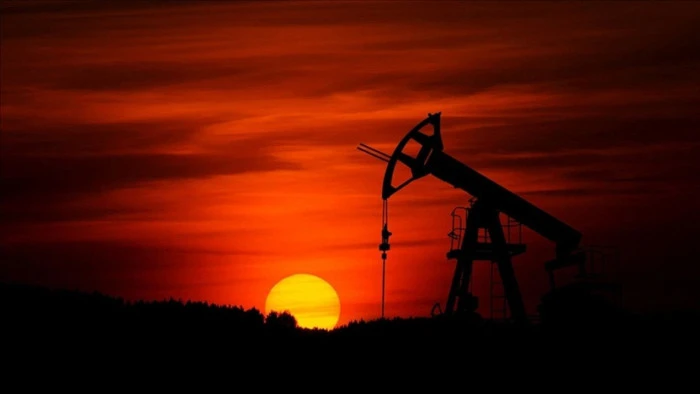 Petrol fiyatlarındaki her 10 dolarlık y&uuml;kselişin k&uuml;resel enflasyonu y&uuml;zde 0,2 yukarı &ccedil;ekmesi bekleniyor