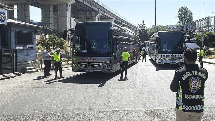 Polis ekipleri, bayram &ouml;ncesi B&uuml;y&uuml;k İstanbul Otogarı'nda denetim yaptı