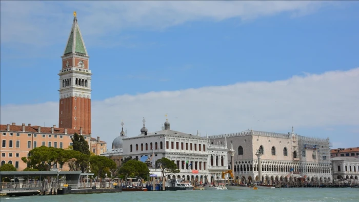 Rusya'nın Venedik Bienali'ne kabul edilmesi İtalya'da tartışmaları alevlendirdi