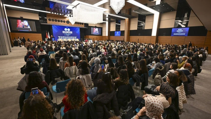 Sağlık-Sen, "Doğum Politikası ile Y&uuml;kselen Değer: Ebelik" sempozyumu d&uuml;zenledi