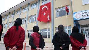 Sakarya'da &ouml;ğrenciler Gazzeli akranlarına destek etkinliği d&uuml;zenledi