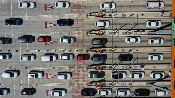 Tatilde yola &ccedil;ıkacak s&uuml;r&uuml;c&uuml;lere ara&ccedil; bakımı uyarısı