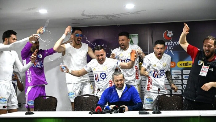 Transfer yasağına rağmen ayakta kalan Erzurumspor FK'nin S&uuml;per Lig&rsquo;e uzanan başarı &ouml;yk&uuml;s&uuml;