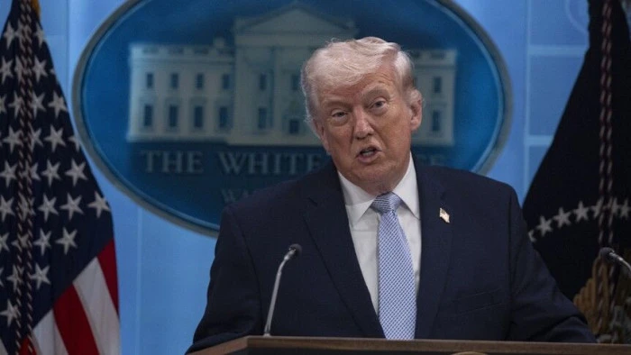 Trump: "İran ile g&uuml;mr&uuml;k vergileri ve yaptırımların hafifletilmesi konusunda g&ouml;r&uuml;ş&uuml;yoruz"