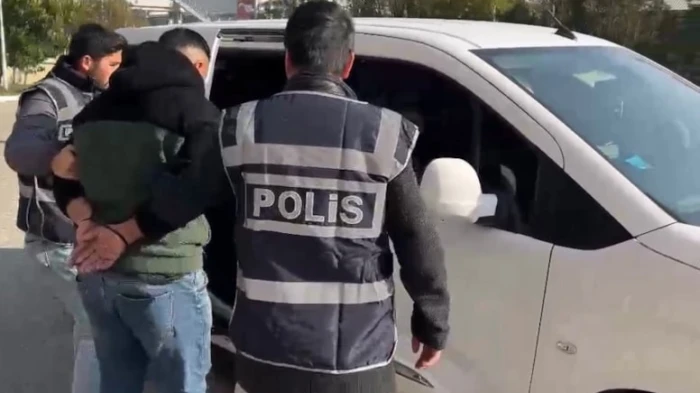 Van'da ter&ouml;r soruşturmaları kapsamında 11 zanlı yakalandı