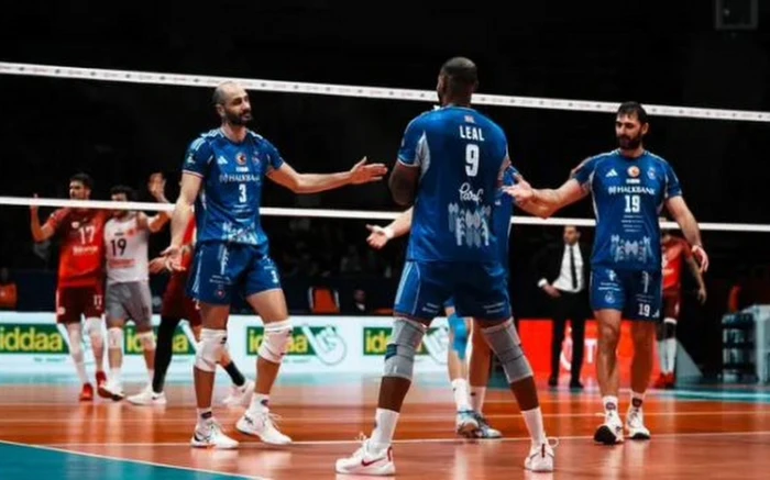 Voleybol Efeler Ligi'nin zirvesinde başkent derbisi oynanacak